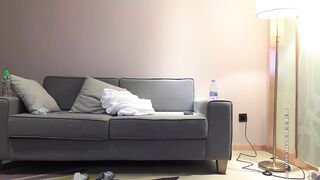 【小宝寻花】约了个鸭舌帽性感妹子，舌吻调情跪着口交床上猛操
