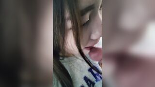 【姐弟乱伦】火遍外网的延边姐弟事件_兄妹相依为命_亲妹妹给哥哥口交足交换取零花钱_完整高清版