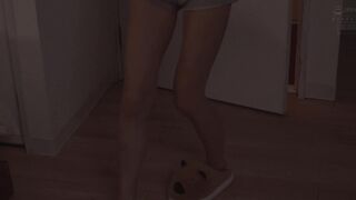 HMN-762 我的义妹太喜欢我了，就算老婆还在边上也无所谓，我只要稍微一出声，她就立刻用满嘴口水的深吻堵住我的嘴，然后用猛烈杭打骑乘位中出逆NTR， 倉本すみれ