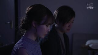 IPZZ-751 同学聚会那晚，喝醉后冲动回到母校，一直暗恋我的两个青梅竹马 展开一夜限定的争抢背德不伦SEX 西宮ゆめ miru