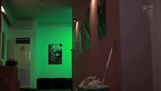 JUR-513 背德的NTR影院包房 被低俗男人丑陋肉棒玷污的贞淑妻子 白石茉莉奈