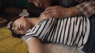 JUR-542 独家第二版！！年轻妻子爱上中年男子，上演彻底的NTR。邻里露营NTR：妻子在帐篷里被占便宜的惊人画面。さつき芽衣
