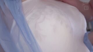 SNOS-024 雨中溼身的欲求不满人妻 成功勾起了邻居大学生的欲火 飢渴小穴被年轻肉棒狠狠幹了 东实果