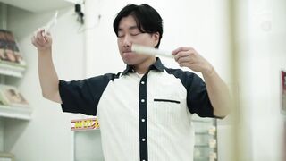 JUR-636 新模型无码破解 太没有防备心了 巨乳人妻在无法发声的情况下在背后30公分处被插进小穴 桃园玲奈
