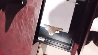 佛山真实事件微信发消息给母狗销售，让她在办公室里掀起裙子给我看！她不肯还说有监控，只好退而求其次带去厕所内射她，叫声太大差点被来卫生间的同事发现，太TM刺激了！