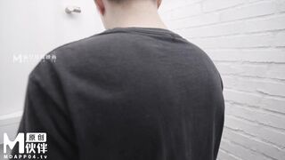 狂点映像 CP-009 被雨水打湿的巨乳少妇 莉娜 钟宛冰