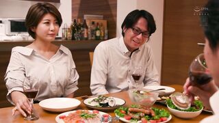 JUQ-608 [中文字幕] 已婚女秘书在CEO办公室里上演了一场汗流浃背、激情四射的性爱。这位令人震惊的“专属秘书”已经登场了 推川悠里