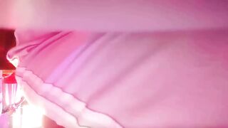 全网唯一商K达人极品大胸御姐随着歌声舞动双乳画面香艳氛围满分激情啪啪