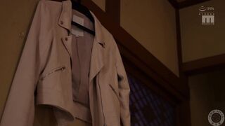 MIDV-736 [无码中文字幕] 素人童贞的我第一次交到了最棒的女朋友 于是疯狂的投宿温泉纯爱旅行 - 宫下玲奈