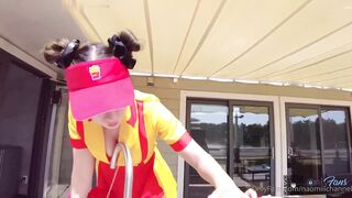 极品樱花妹蜜桃臀女神【naomiiichannel】内射麦当劳大奶肥臀服务员
