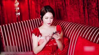 S级尤物御姐【辛尤里】最新单篇解锁，圣蛋性爱夜，4P圣诞极乐